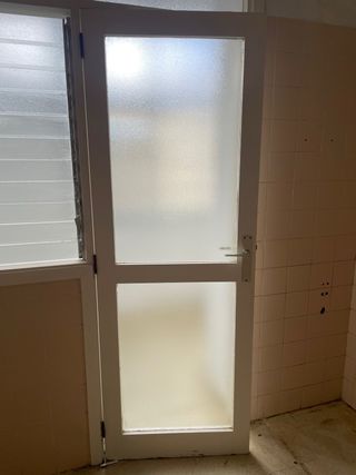 Puerta Madera y Cristal