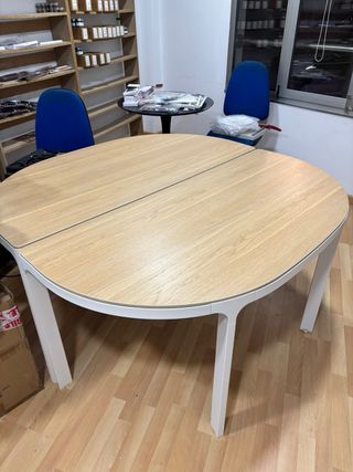 URGE VENTA. 2 Mesas Bekant Ikea. NUEVAS