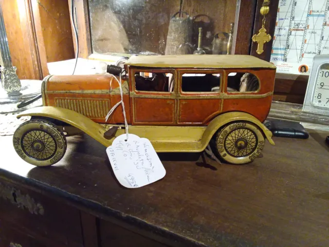 Limusina hojalata alemana años 30