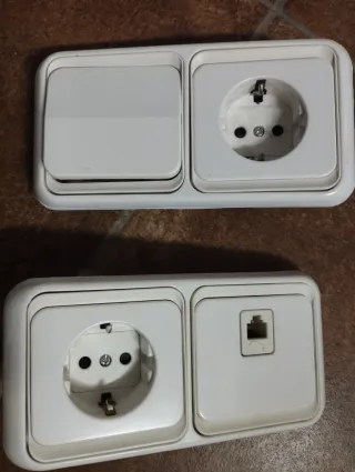 Mecanismo Simon Doble Enchufe e Interruptor