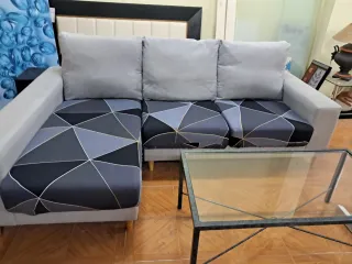 Sofá chaise longue gris y negro