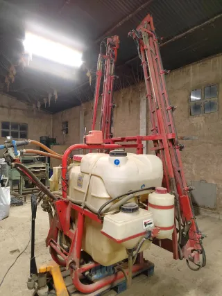 Carro herbicida Sanz de 1000 litros 15m 1600€ nego