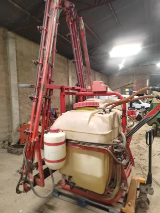 Carro herbicida Sanz de 1000 litros 15m 1600€ nego