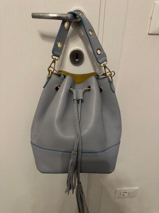 Bauletto azzurro vera pelle con tracolla
