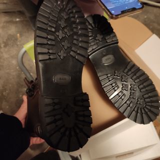 Anfibi militari marroni