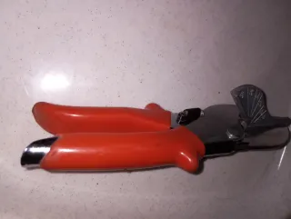 Tijeras ingletadora multiángulo