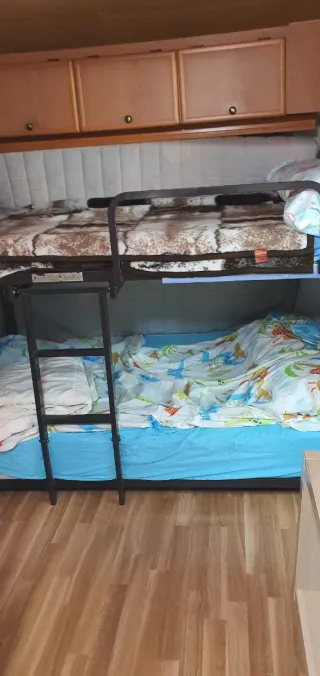 Caravana con avance y cocina trastero