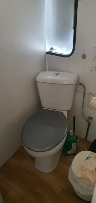 Caravana con avance y cocina trastero