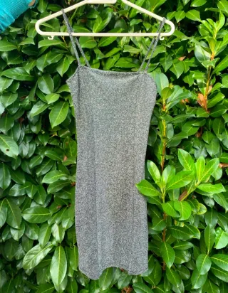 Vestido brillante plateado tirantes
