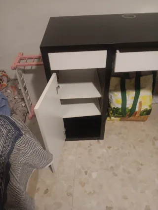 Escritorio moderno Ikea