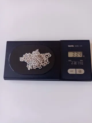 Cadena de plata de ley