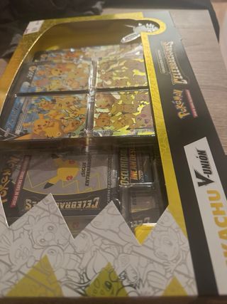 Caja Pikachu V-Union 25 Aniversario