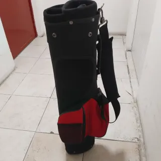 Bolsa de palos de golf negra y roja