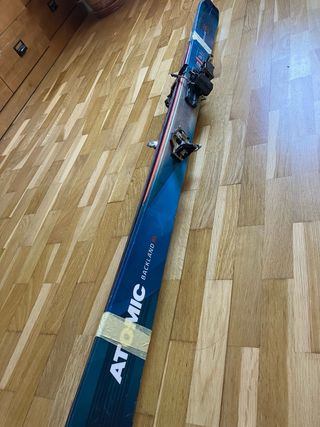 Esquís Atomic Backland 85 con fijaciones Dynafit