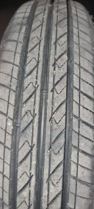 Neumático 135/80R13 70T