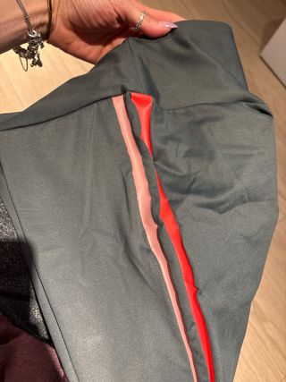 Mallas verdes con rayas laterales