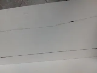 Banco de madera blanco