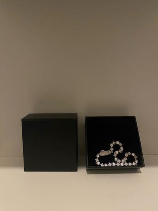 Braccialetto elegante in acciaio con zirconi nuovo