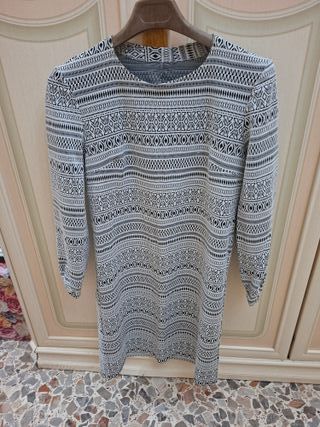 Abito fantasia geometrica