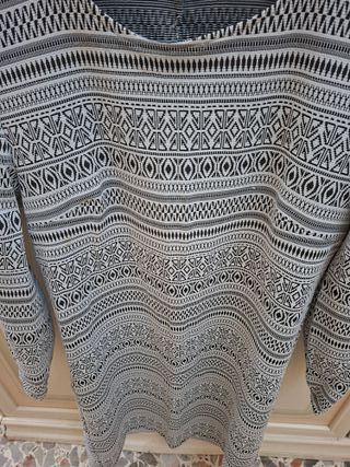 Abito fantasia geometrica