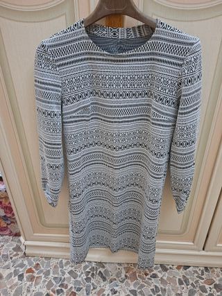 Abito fantasia geometrica