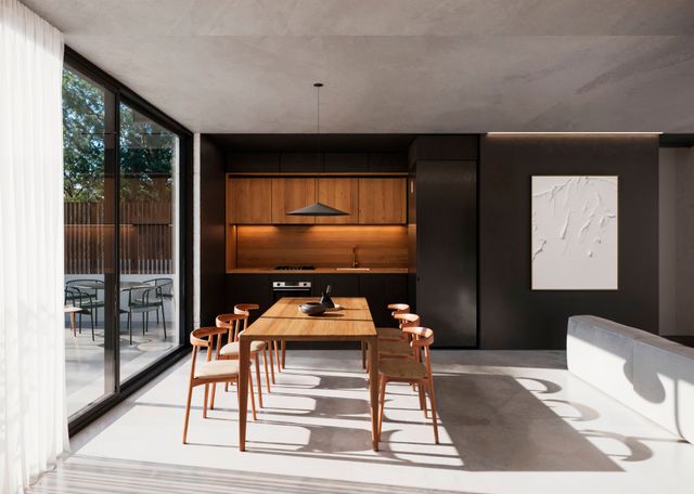 5 CASAS ADOSADAS EN ZONA MUY CONSOLIDADA