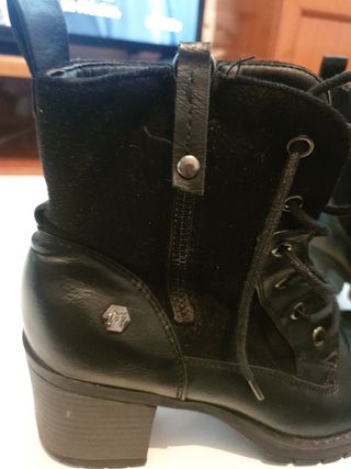 Botines negros mujer cordones tacón de piel