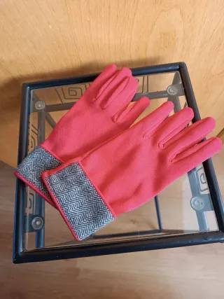 Guantes rojos mujer con puño en gris
