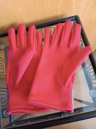 Guantes rojos mujer con puño en gris