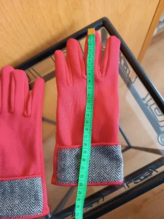 Guantes rojos mujer con puño en gris