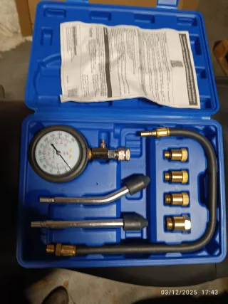 Comprobador de compresión coche