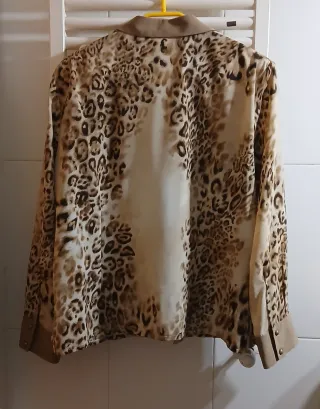 Blusa estampado leopardo. Vintage