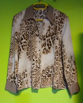 Blusa estampado leopardo. Vintage