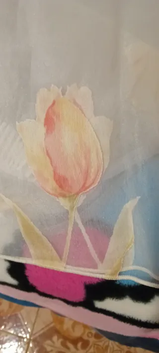 Tende con tulipani in chiffon