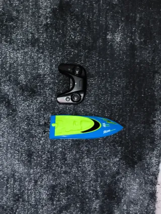 Barco RC Azul y Verde con Mando