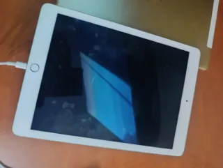Lote 3 iPads Apple para piezas o recambios