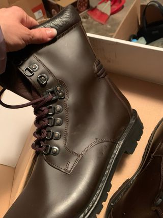 Anfibi in pelle marrone uomo