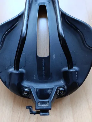 Sillín BONTRAGER VERSE COMP 145MM