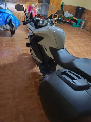 BMW F800GT Blanca Acepto Cambio