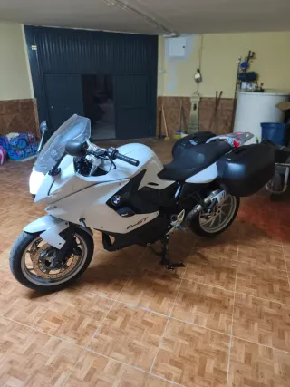 BMW F800GT Blanca Acepto Cambio