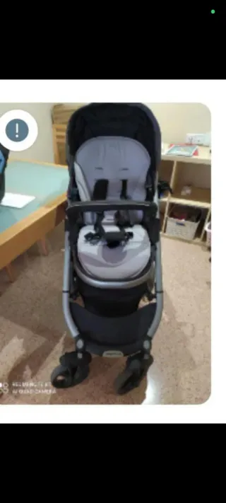 Carro de bebé y niño