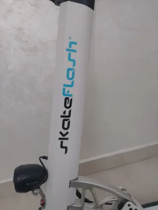 Patinete Eléctrico SkateFlash Blanco