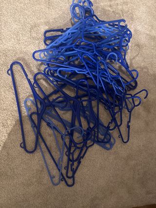 Lote 33 Perchas Plástico Azul
