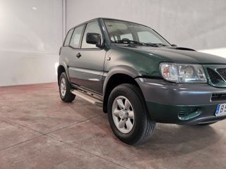 Nissan Terrano II 2000