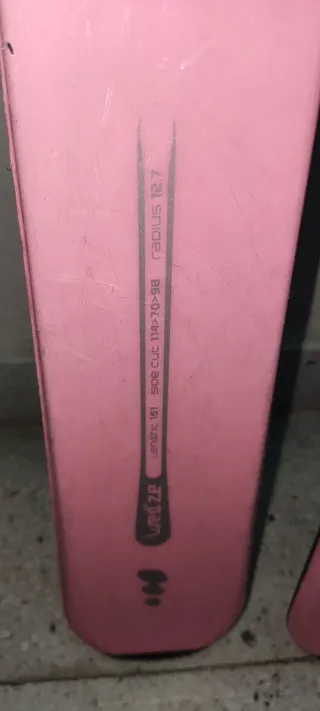 Esquís Upops rosa 151 cm mujer + fijaciones Salomo