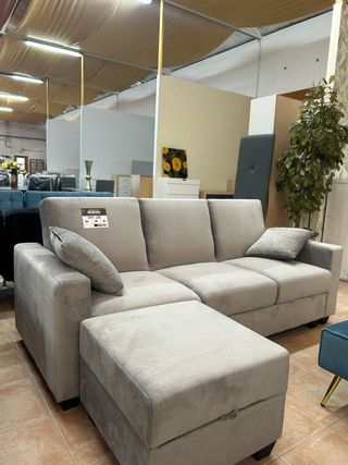 Sofá cama gris claro + taburete y arcón NUEVO
