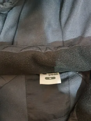 Abrigo deportivo negro de Neak Peak