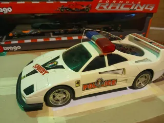 Ferrari F40 Policía Juguete Burago
