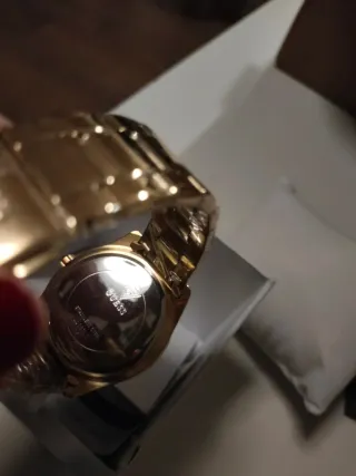 Reloj Guess Dorado Nuevo