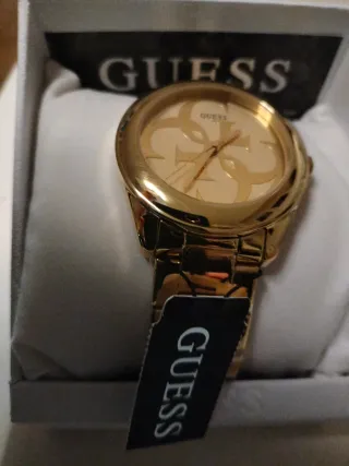 Reloj Guess Dorado Nuevo